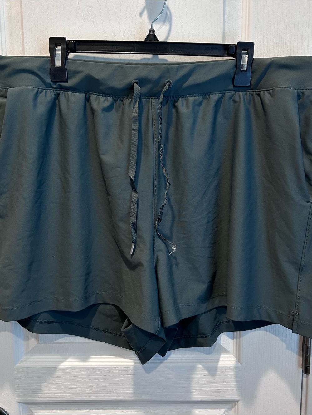 Old Navy WomenPowersoft Hi-Rise Active Shorts 2XL Gray Green Go Dry Drawstring